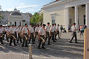 Deutsch: Konzert der Militärmusikkapelle Salzburg im Kurpark Baden, davor Aufstellung am Josefsplatz und Marsch durch die Fußgängerzone