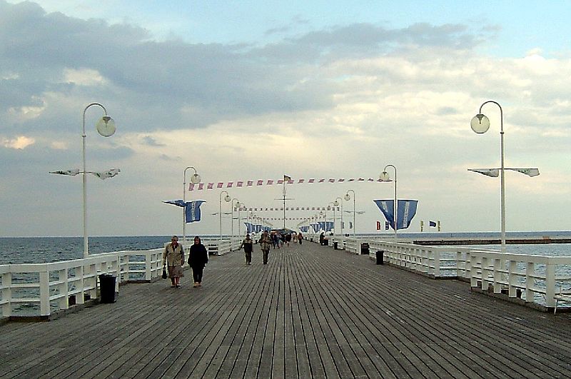 File:Molo di Sopot.JPG