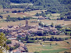 Montagut (Garrotxa) 4 vist des del Castell de Montagut.jpg