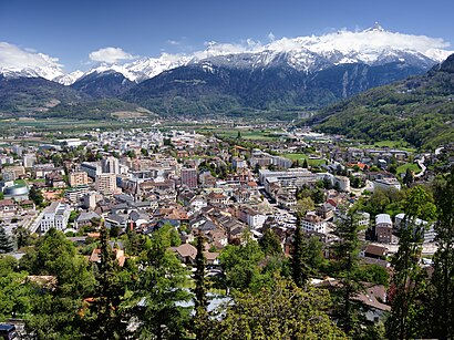 So kommt man zu Monthey mit den Öffentlichen - Mehr zum Ort Hier