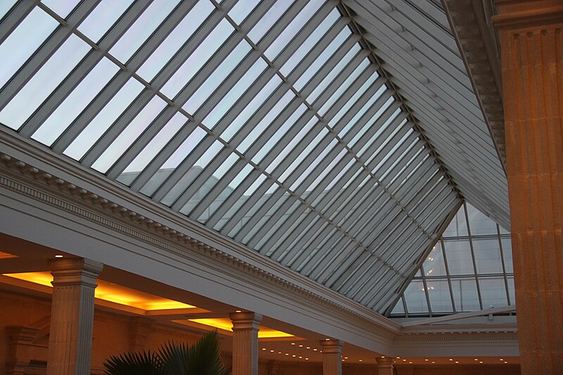 File:Moscow Oblast, Crocus-City mall interiors (43336185955).jpg