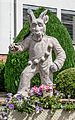 Der Narrenbrunnen in Schweighausen aus dem Jahr 2004. Er zeigt die Häsfigur eines Geisberger Geisenmeckerer