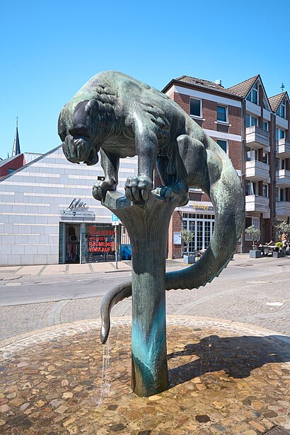 So kommt man zu Bahkauv-Brunnen mit den Öffentlichen - Mehr zum Ort Hier