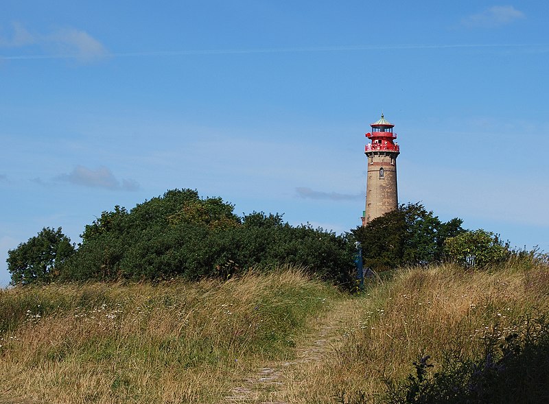 File:Neuer Leuchtturm Arkona 2012.jpg