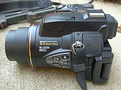Nikon Coolpix 8700 Sideview 2280px.jpg