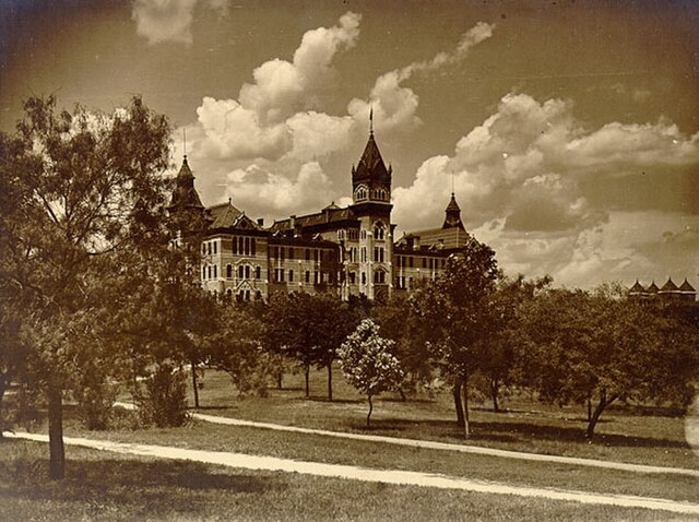 The university's Old Main building in 1903