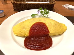 Omurice ketchuppal