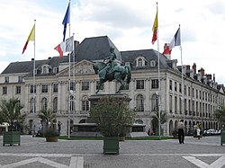 Orléans place du Martroi 1.jpg