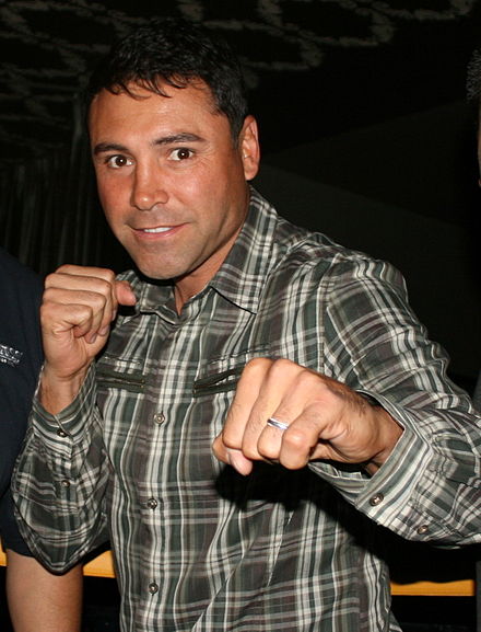 Oscar De La Hoya, Feb 2011.jpg