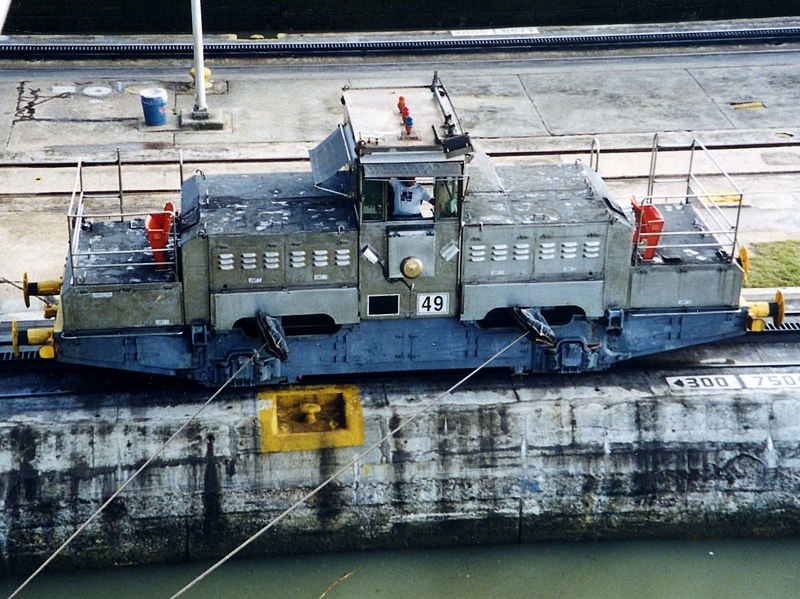 Die Treidellokomotive 800px-Panama_Canal_mule