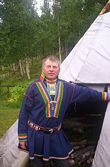 Sámi in traditioneller Tracht