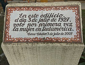 Commemorative plaque on the building where a woman voted for the first time in South America Placa conmemorativa de la primera vez que voto una mujer en Sudamerica. .jpg