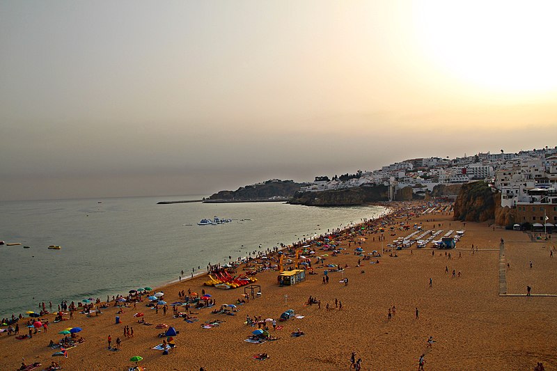 File:Playa de Albufeira.jpg