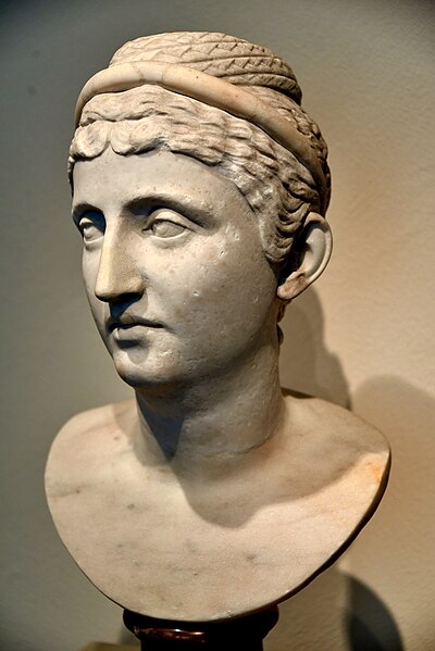 File:Portrait of the Roman Empress Faustina the Elder, 140-160 CE. Marble. Acquired in Paris, France, in 1742 CE. Altes Museum, Berlin.jpg