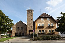 Pressig-Kath-Kirche-und-Rathaus.jpg