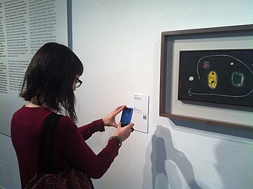 Uso de códigos QRpedia na Fundação Joan Miró, 25 de janeiro de 2012.