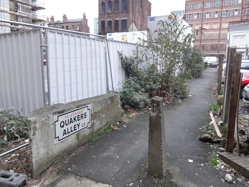 File:Quakers Alley, Liverpool, 28 Nov 2014.jpg