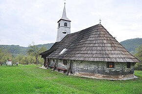 Biserica de lemn „Sfinții Arhangheli” din satul Câmpuri de Sus