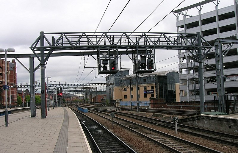 File:Railway heading east from Leeds Station towards Selby - geograph.org.uk - 2469994.jpg