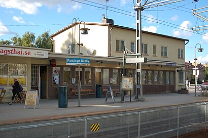 Vägbeskrivningar till Roslags Näsby Station med kollektivtrafik