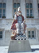 Het standbeeld van Sinterklaas op de Grote Markt