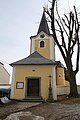 English: Saints Peter and Paul church and chapel in Trnava. Čeština: Kostel svatých Petra a Pavla a kaple v Trnavě, okr. Třebíč