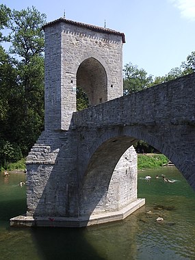 Sauveterre-de-Bearn pont de la legende.jpg
