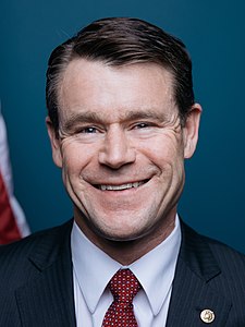 Portret oficial al senatorului Todd Young (decupat) .jpg