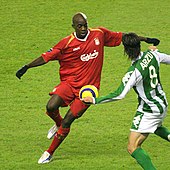 Sissoko playing for Liverpool in 2005 Sissoko.jpg