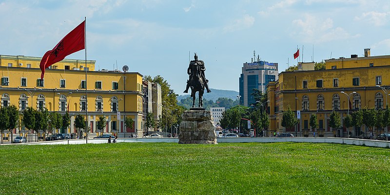 File:Skanderbeg square tirana 2016.jpg