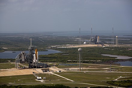 Atlantis and Endeavour were launch pad neighbors for the last time, in preparation for STS-125.