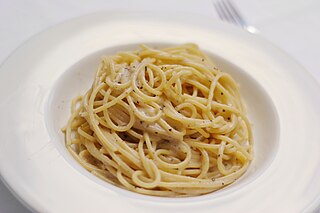 <span class="mw-page-title-main">Cacio e pepe</span> Italian pasta dish