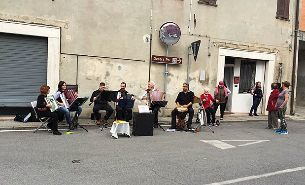 Street music during Ferrara Marathon 2017, Francolino Italy