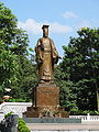 Statue et square de roi Lý Thái Tổ à Hanoï.
