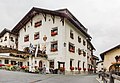 Tarasp gemeente Scuol gemeente Scuol in Lower Engadin, Graubünden. Schlosshotel Restaurant Chastè aan de straat Sparsels.