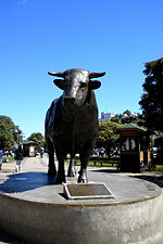 Miniatura para Monumento al Toro