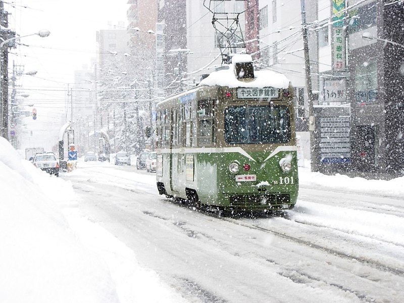 File:Tram in Sapporo.jpg