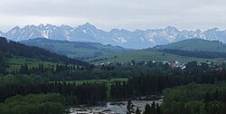 Trybsz, arka planda Tatras