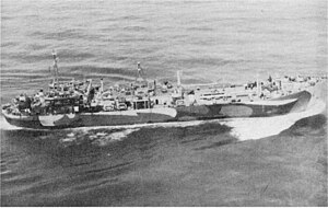 USS Midas (ARB-5) underway at sea, circa in 1945.jpg