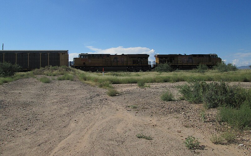 File:Union Pacific Train Cochise Arizona 2014.JPG