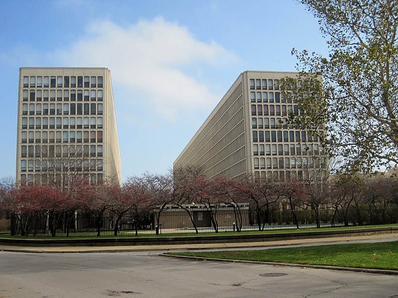 File:University Apartments (7375178340).jpg