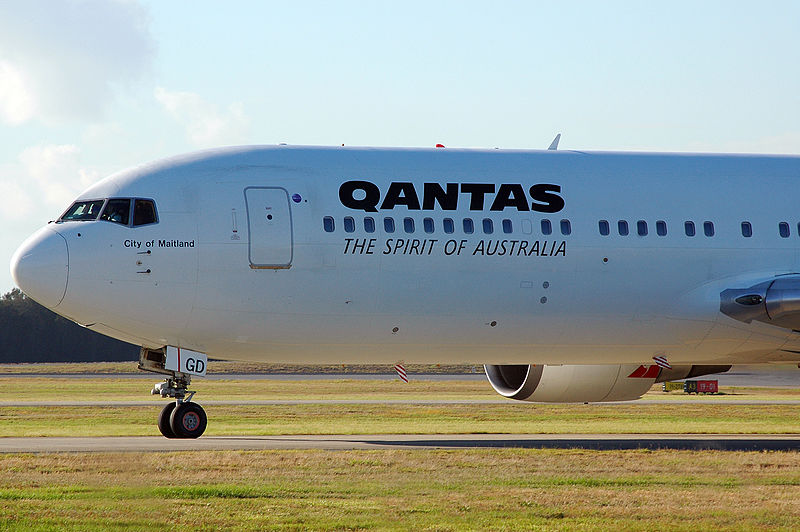 File:VH-OGD 'CIty of Maitland' Boeing 767-338(ER) Qantas (9028313714).jpg