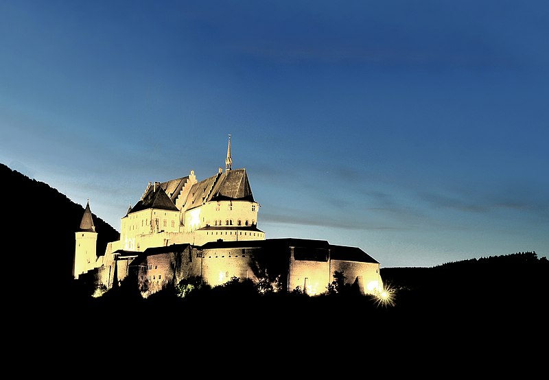 File:Vianden, castillo 05.jpg