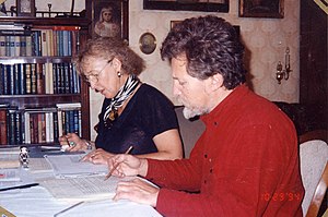 В. Денисов и режиссер из Сан-Франциско В. Заварина, 1994 г.