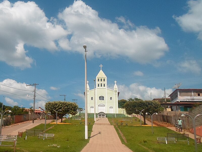 File:Vista da Igreja São Sebastião em 2012, Pingo-d'Água MG.JPG