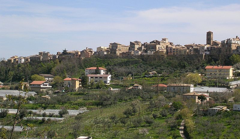 File:Vista del centro storico - Lanciano.jpg