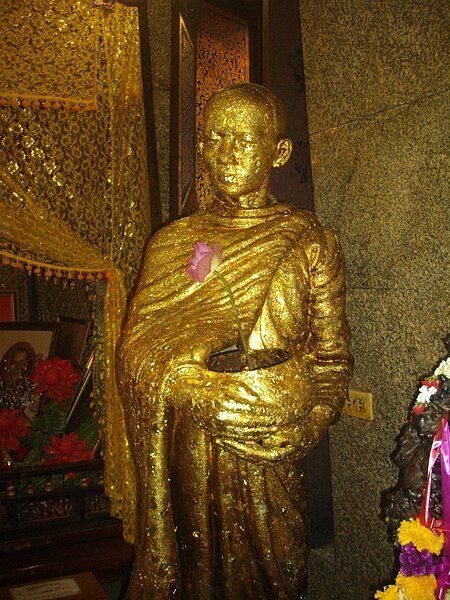 ไฟล์:Wat_Intharam_(Wat_Bang_Yi_Ruea_Nok)_-_A_statue_of_King_Taksin_as_a_Buddhist_monk.JPG