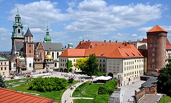 क्रकाउ (Krakow), ऐतिहासिक महल