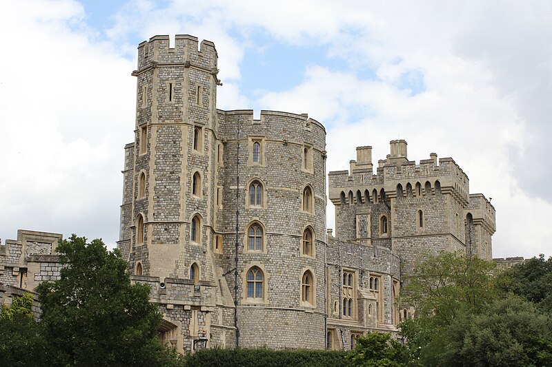 File:Windsor Castle 2011 08.jpg