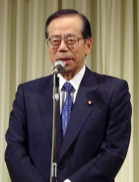 صورة:Yasuo Fukuda at fundraising October 2004 cropped.jpg